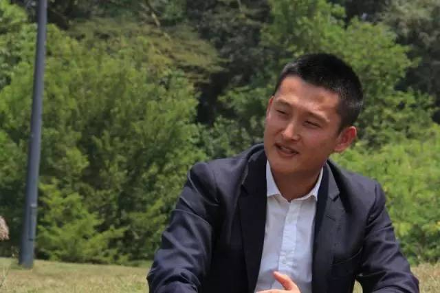 R讲述他的个人经历
