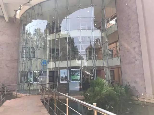 Victor工作的环境署大楼