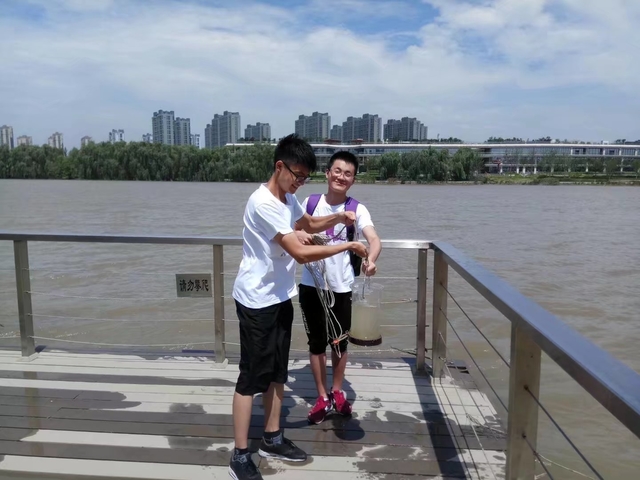 出发合影 副本