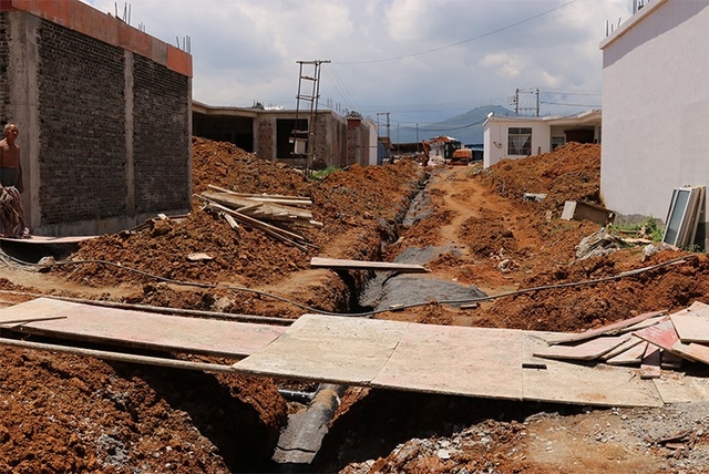 072719建设中的排污管道
